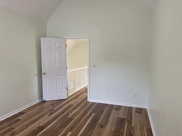 136 Madelia Pl — Photo 34