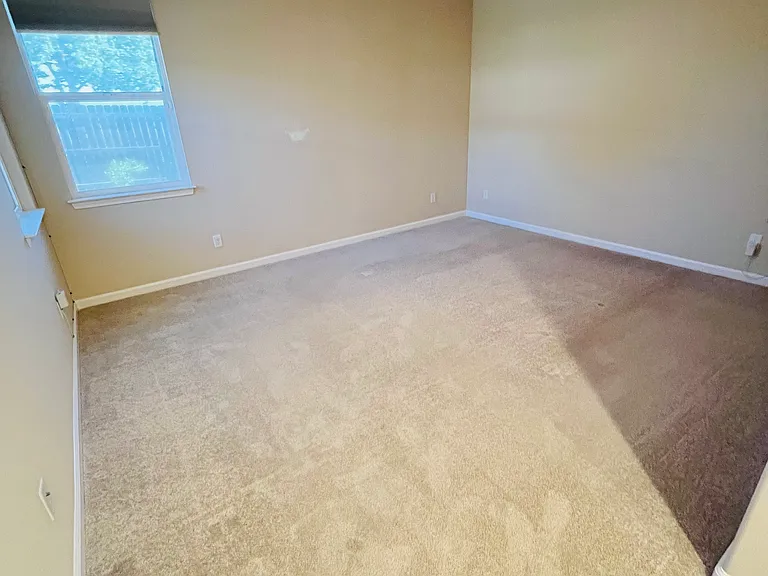 2953 Bancroft Dr — Photo 16