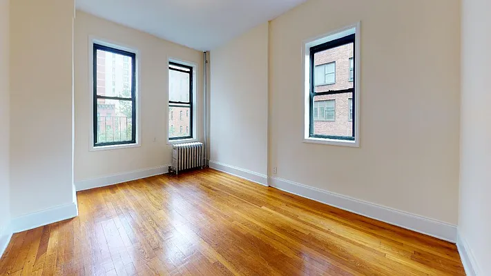 Rented by Bond New York | media 11