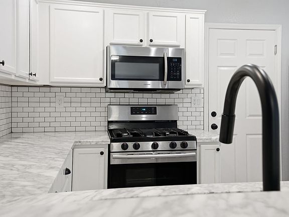 5th image of 1576 Hermocilla Way