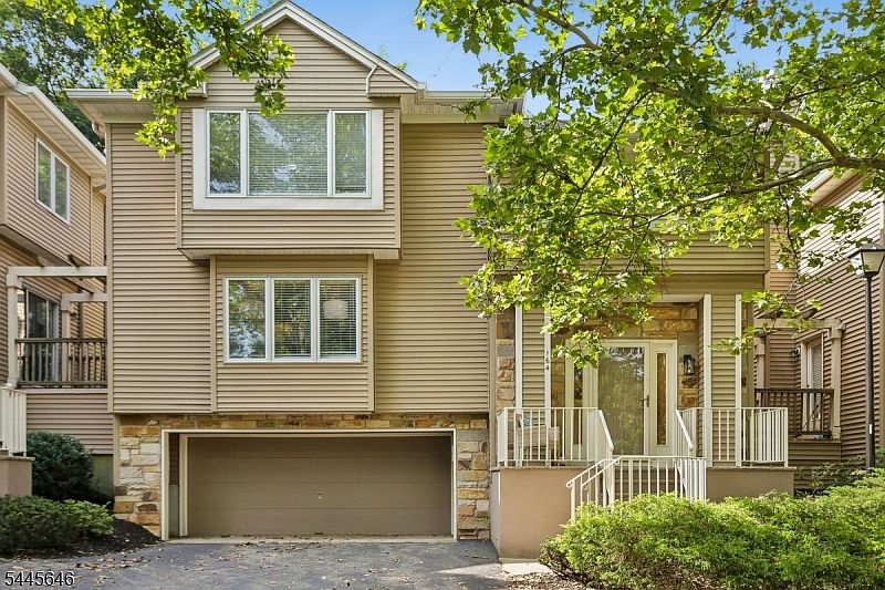 1st image of 164 Clarken Dr