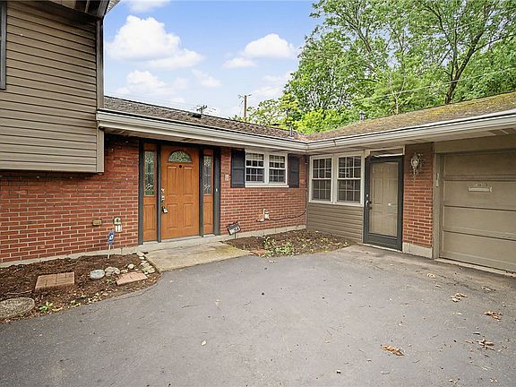 3rd image of 5158 Oak Tree Dr S