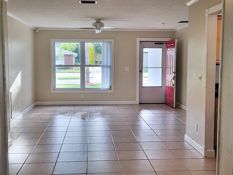 1480 Queen Anne Dr — Photo 10