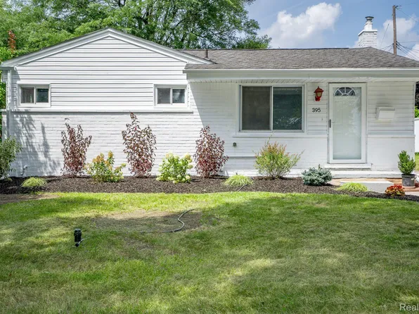 395 Linda Vista Dr, Pontiac, MI 48342