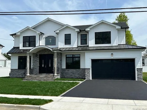 7 Walden Avenue, Jericho, NY 11753