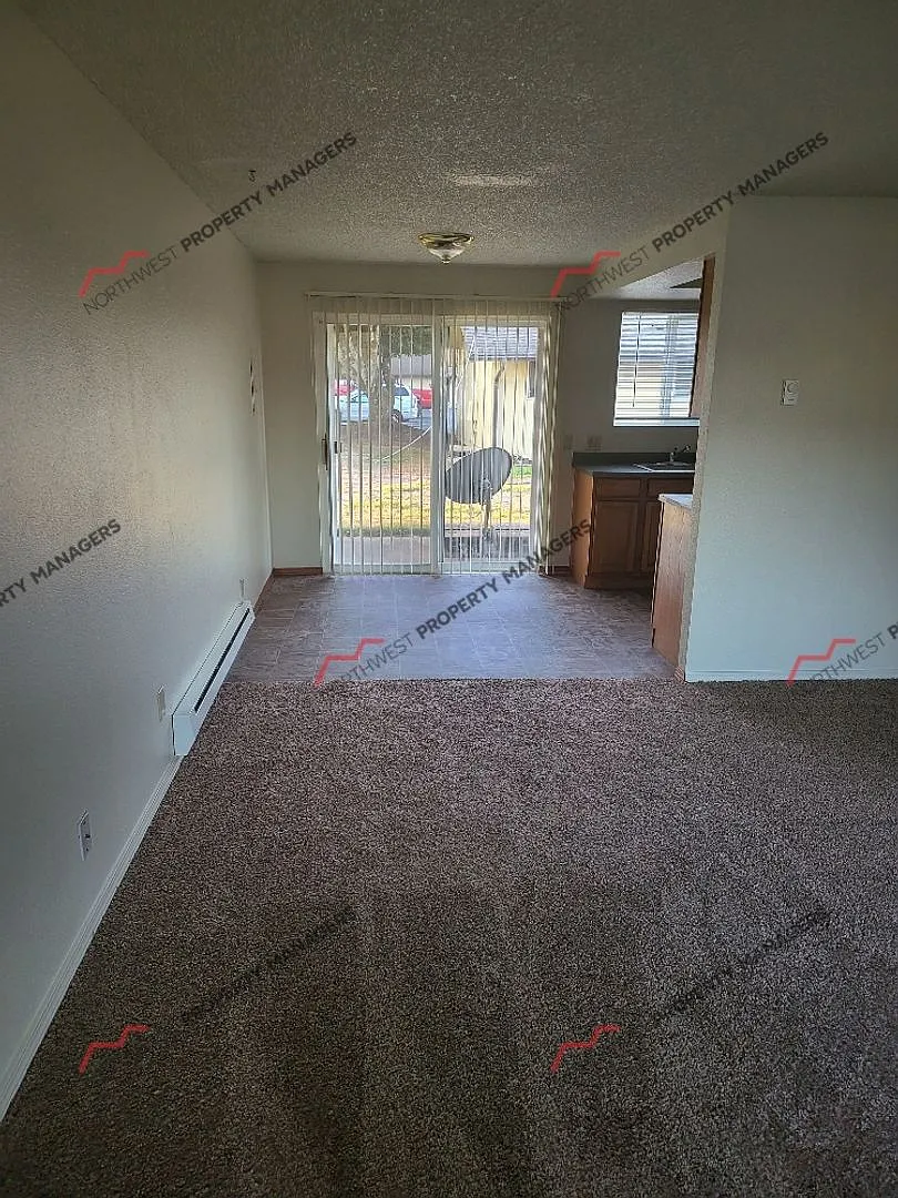 r45b Shannon Village Apts. — Photo 3