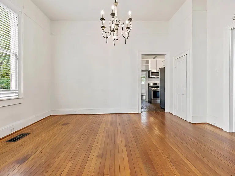 24 Houston St — Photo 8