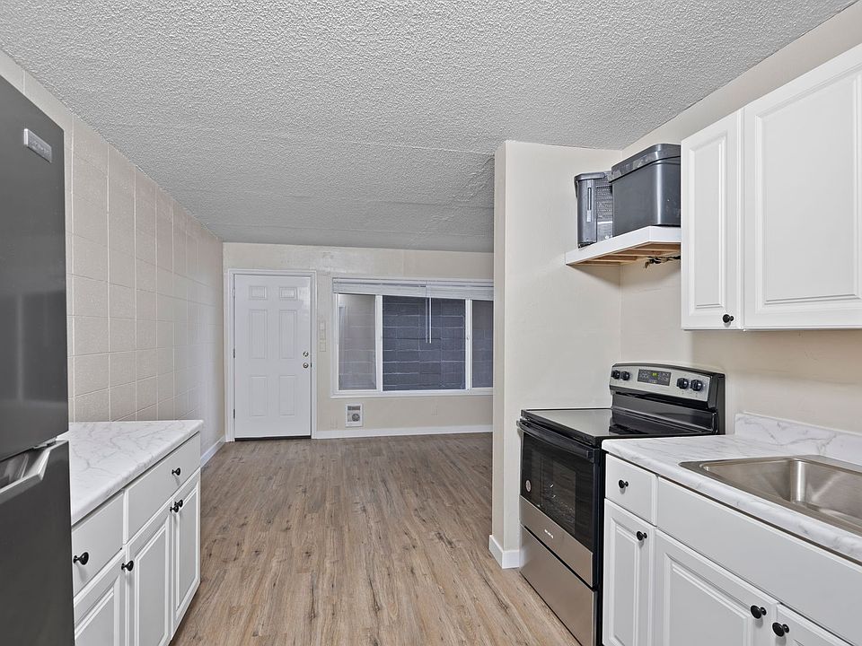 1st image of 8104-8110 SE Raymond St #2
