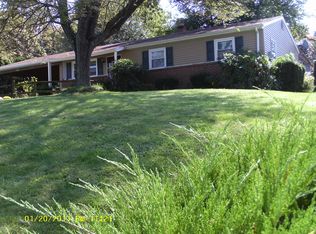 2168 Cloverfield Dr, Lebanon, PA 17046