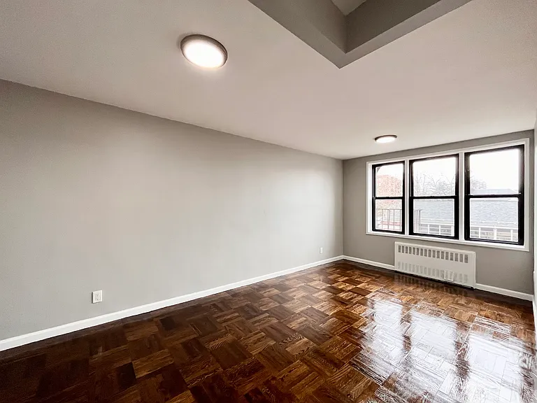 615 Warburton Ave #4M — Photo 3