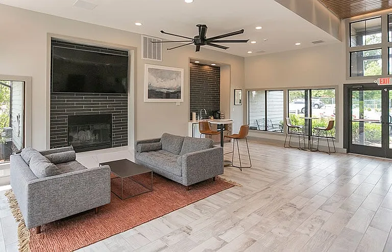 Residences at Glenview Reserve Apartment Homes — Photo 19