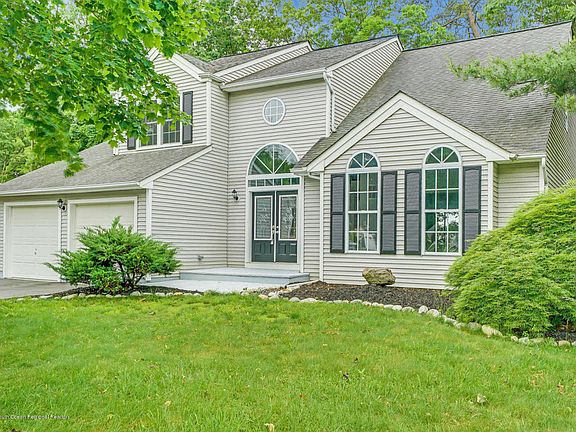 2nd image of 231 Oak Forest Dr