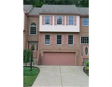 2125 Huntington Ct S photo 1