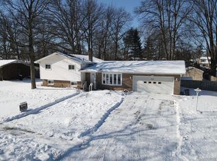 980 Indiana Ave, Marysville, MI 48040