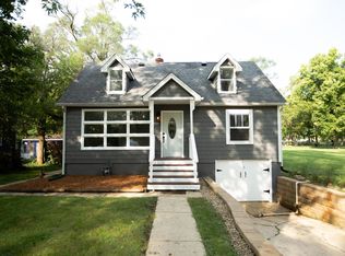 826 Eastern Ave, Glen Ellyn, IL 60137