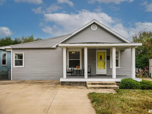 1107 Mechanic St, Pekin, IL 61554