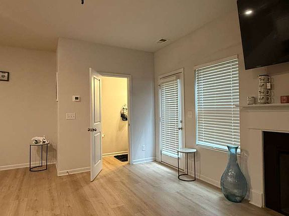 3rd image of 3679 Abbey Way