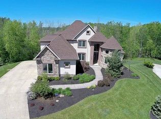 37365 Cherrybank Dr, Solon, OH 44139