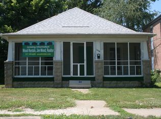 1538 3rd St, Charleston, IL 61920