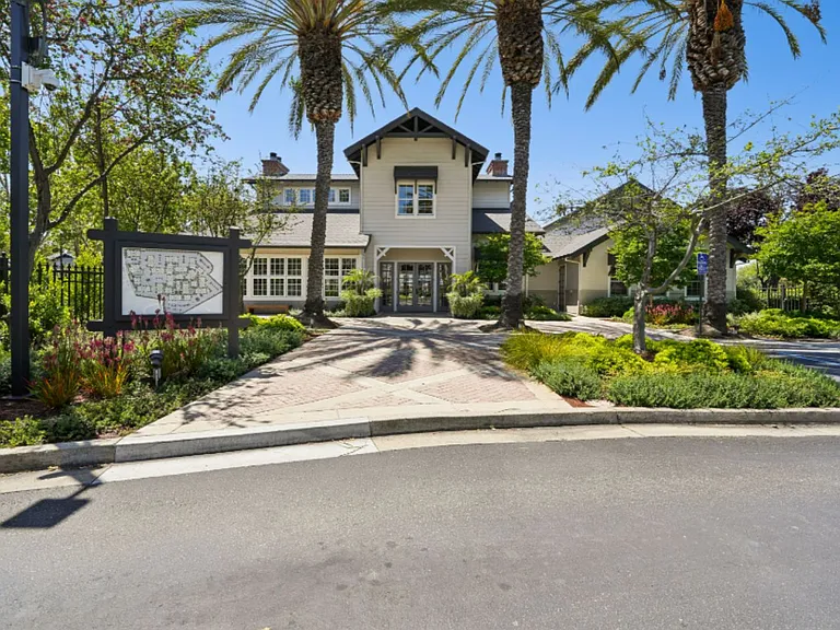 The Presidio Apartments — Photo 53
