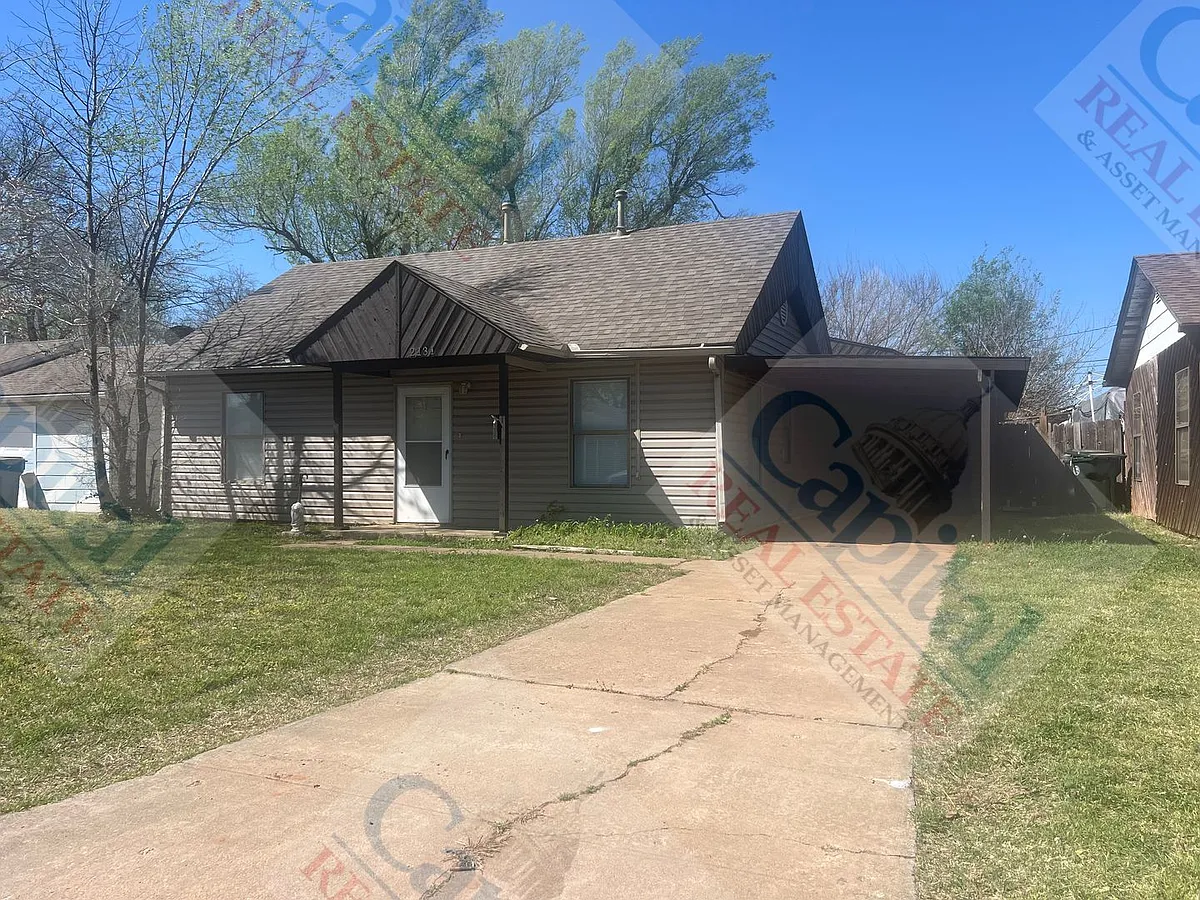 Building Photo - 2131 Pearson Dr