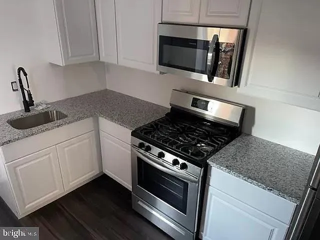 1212 Pleasant St — Photo 3