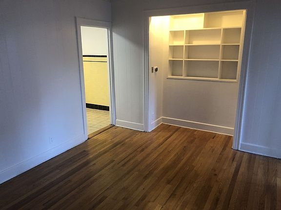 4th image of 2911 Ditmars Blvd