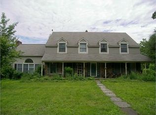 4 Highview Ter, Glen Gardner, NJ 08826