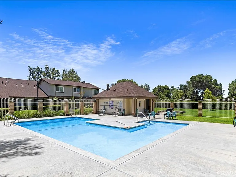 5461 E Candlewood Cir #B — Photo 22