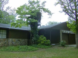 9143 Greenwood Dr, Jonesboro, GA 30238