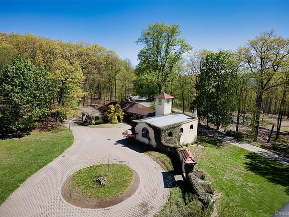 3rd image of 14 Castleton Drive