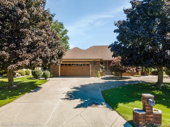 37344 Mariano Dr, Sterling Heights, MI 48312