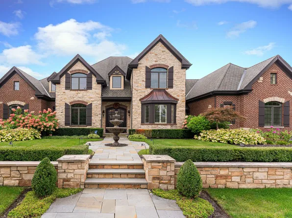 5N055 Prairie Lakes Blvd, St Charles, IL 60175