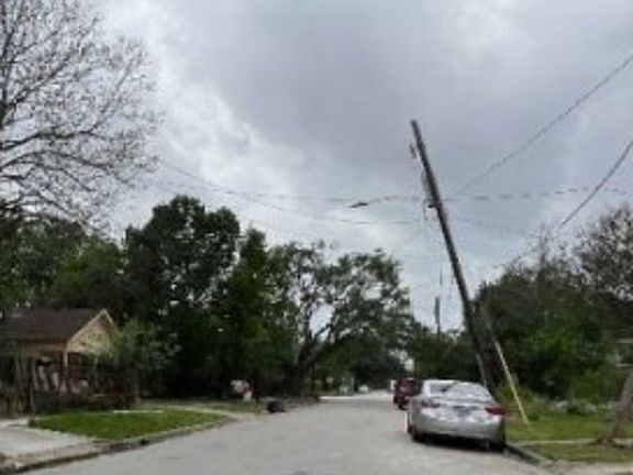 Exterior Neighborhood (street photo)