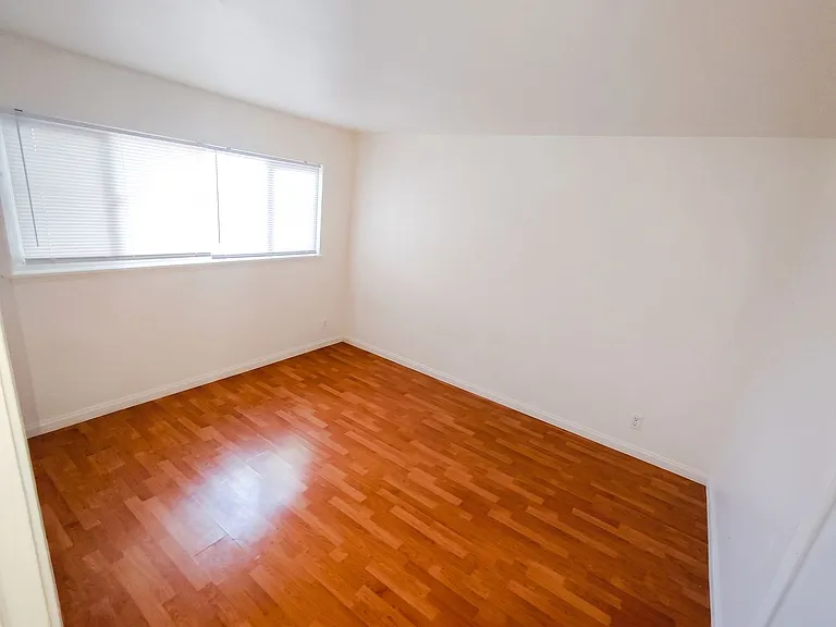 10100 Walnut St — Photo 8