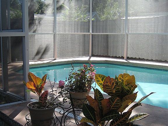 2nd image of 844 Greenfield Dr