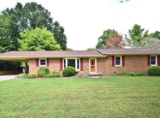 1022 Crestview Dr, Walnut Cove, NC 27052