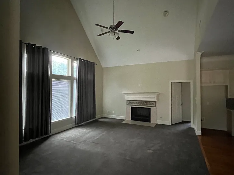 902 S Paris St — Photo 6