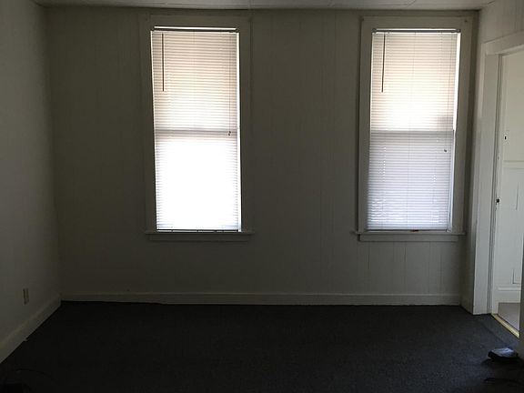 2nd image of 533 Tonawanda St Lowr #