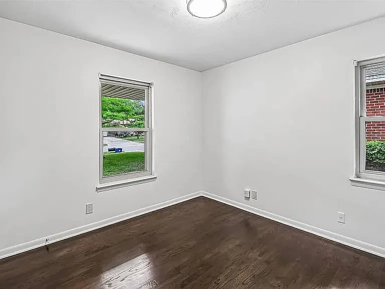 326 Harman St — Photo 5
