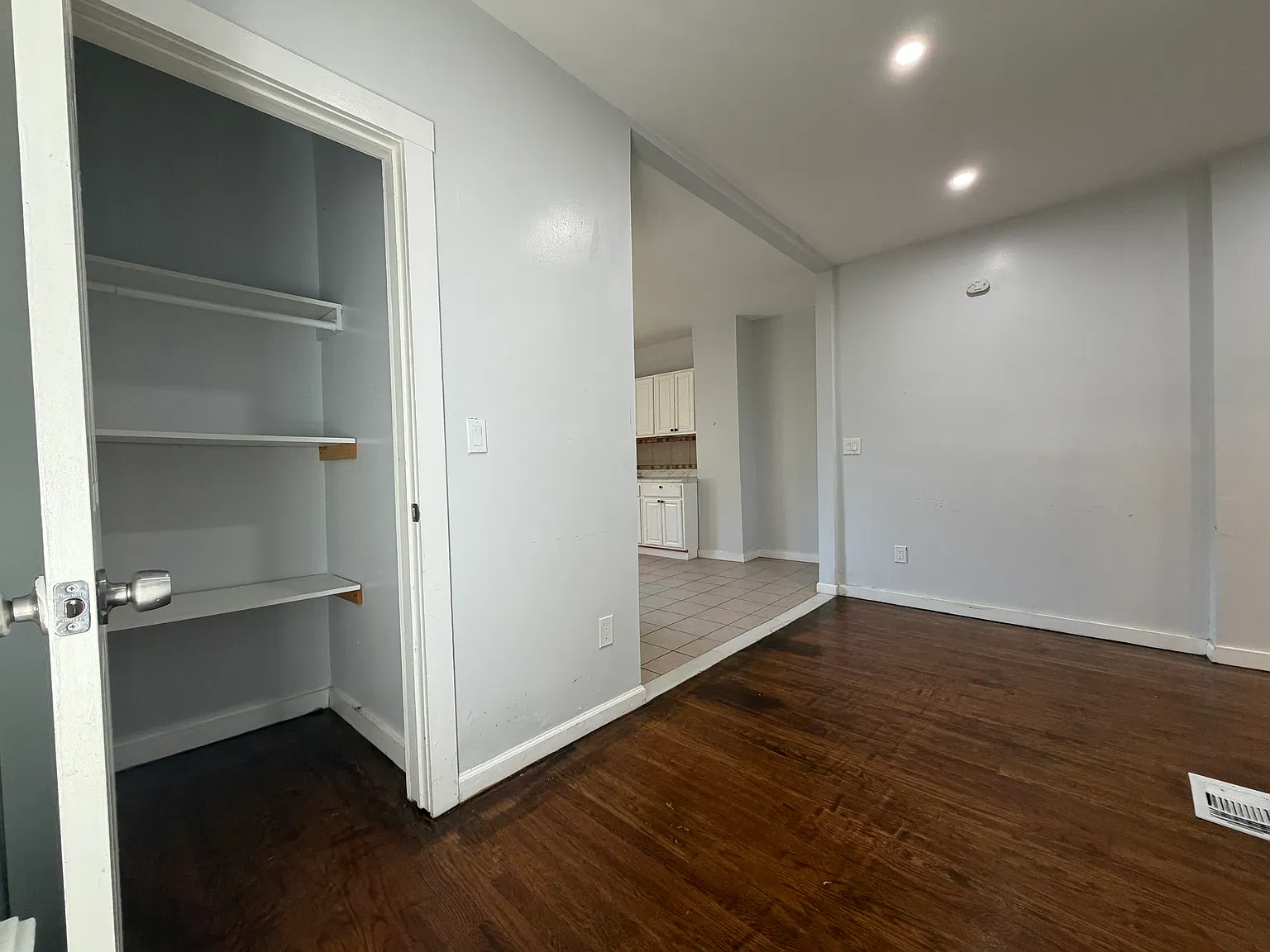164 Spring St — Photo 3