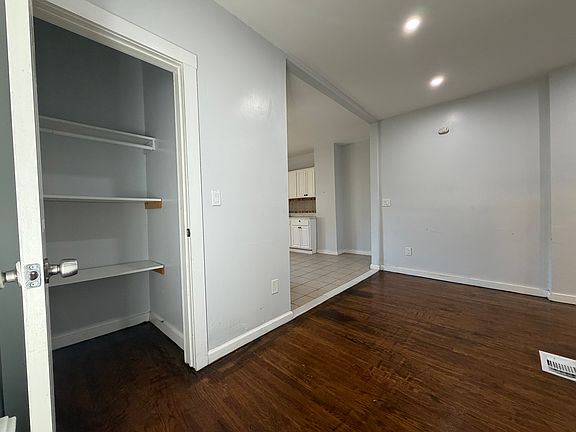 3rd image of 164 Spring St Unit 1