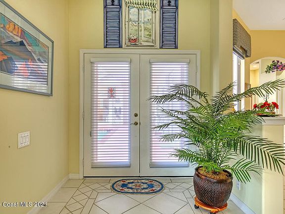 4th image of 913 Palm Brook Dr