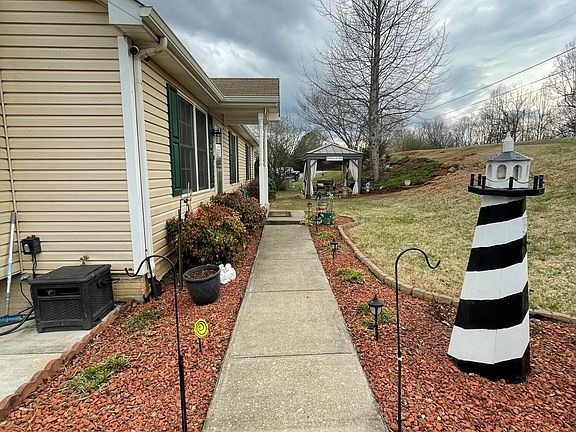 4th image of 1236 Carroll Rd