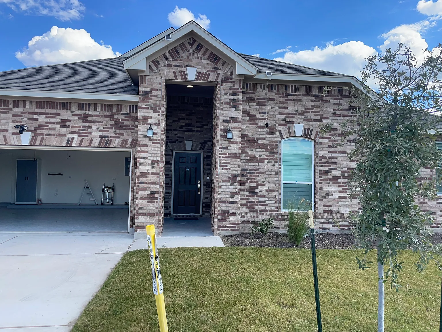 4 bed, 3005 sqft, $700 — Photo 2