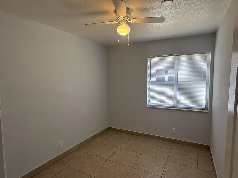 2820 Avenue S #12 — Photo 4