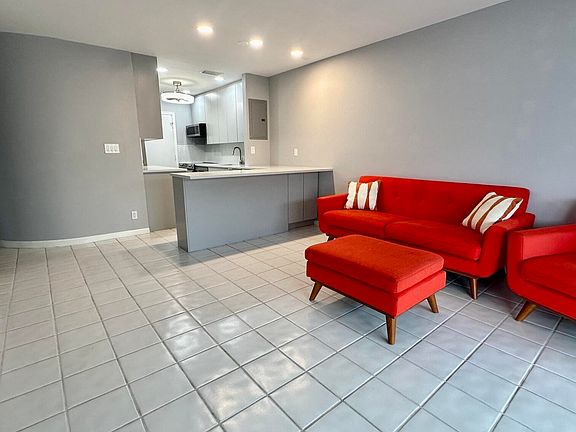 2nd image of 2171 NE 66th St APT 828