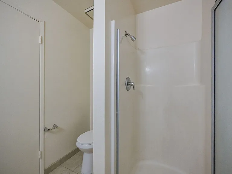 1021 W Perdew Ave — Photo 25