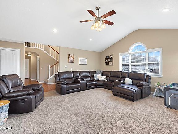 3rd image of 1331 Fox Ridge Ln