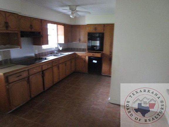 5th image of 302 Brown Dr